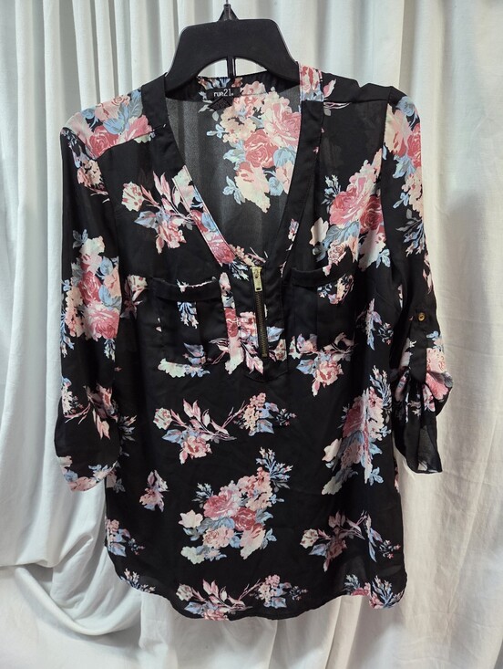 Rue21 Tops - Rue21 Black Floral Zip-Front Blouse